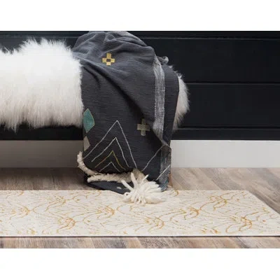 Marilyn Monroe Glitzy Geometric Ivory/gold Area Rug In White