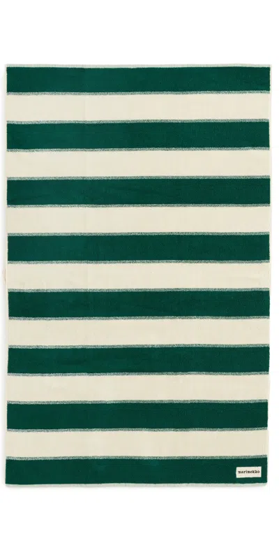 Marimekko Galleria Bath Towel Emerald/melon In Green