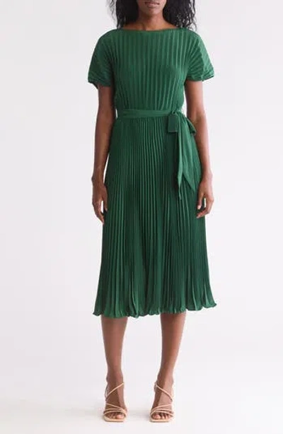 Marina Short Sleeve Pleated Midi Dress In Hunter