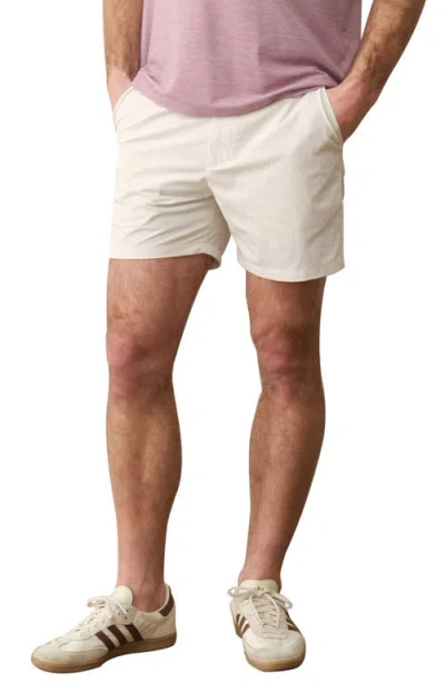 Marine Layer High Five 5-inch Flat Front Chino Shorts In White