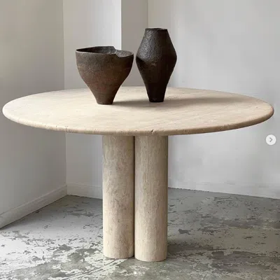 Pre-owned Mario Bellini Cream Travertine Round Dining Table, In The Style Of 1970  In White