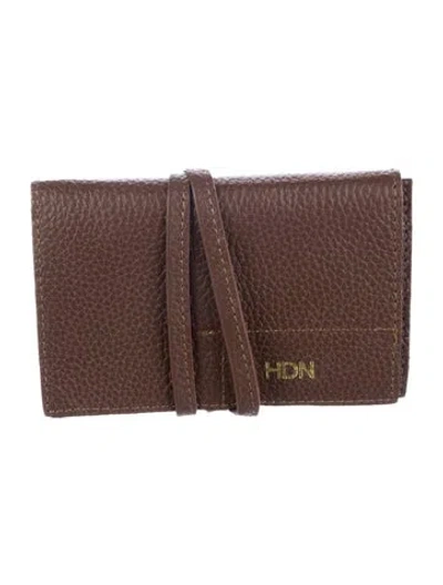 Pre-owned Mark And Graham Leather Charger Roll-up In Brown