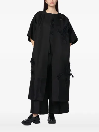 Mark Kenly Domino Tan 花卉缝饰大衣 In Black