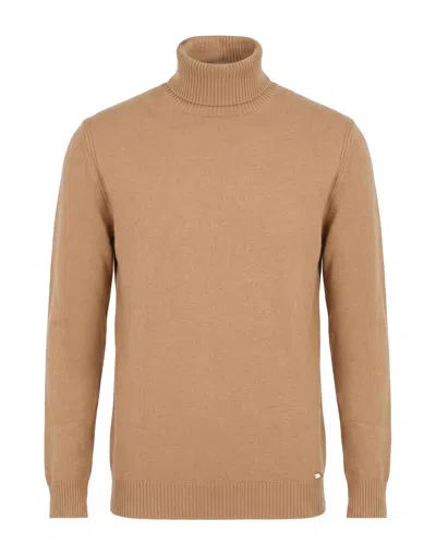 Markup Turtleneck In Camel