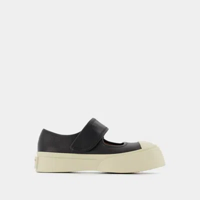 Marni Chaussures Pablo Mary Jane En Cuir Noir In Black