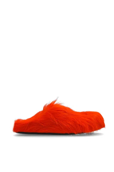 Marni Fussbett Fur Slides In Orange