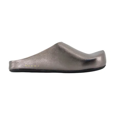 Marni Fussbett Sabots Slipper In Silver