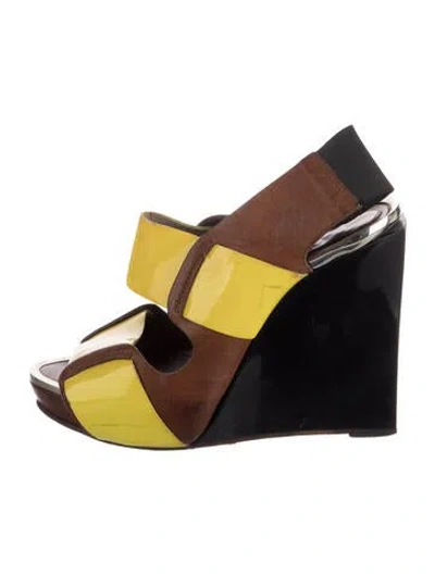 Pre-owned Marni Patent Leather Printed In Brown/yellow