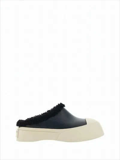 Marni Smooth Leather Mule With Textured Trim And Rubber Sole In White
