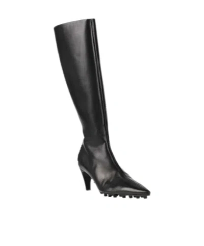 Marni Solid Pointed Leather Boots In Black