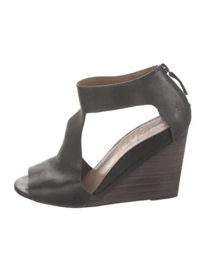 Pre-owned Marsèll Leather T-strap Sandals In Black