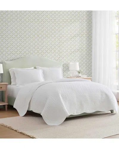 Martha Stewart Vintage Scallop Cotton Quilt Set In White