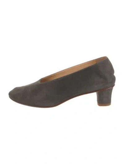 Pre-owned Martiniano Suede Pumps In Gray