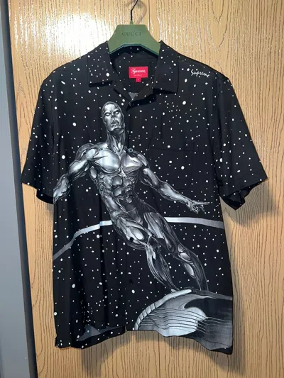 Pre-owned Marvel Comics X Supreme Silver Surfer Short Sleeve Button Up Size L In Black