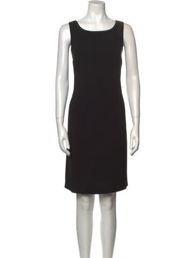 Pre-owned Mary Mcfadden Scoop Neck Knee-length Dress In Black