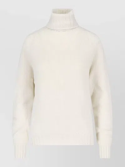 Ma'ry'ya Turtleneck Knit Sweater Long Sleeve Design In White