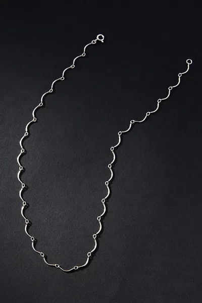 Maslo Scallop Necklace In Silver