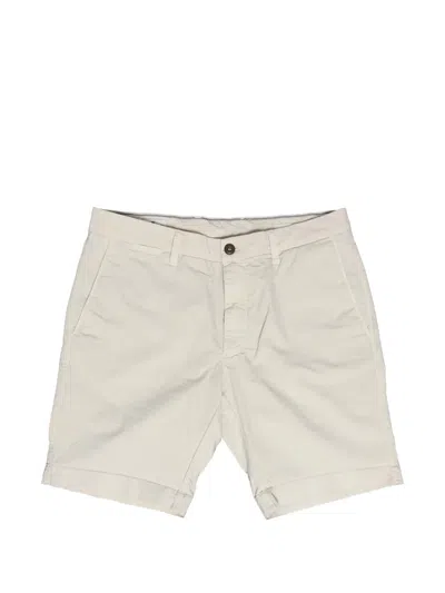 Mason's New London Chino Shorts In Neutral