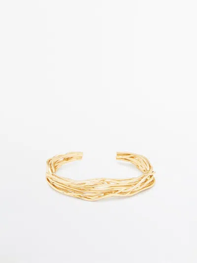 Massimo Dutti Rigid Textured Wire-design Bracelet In Golden
