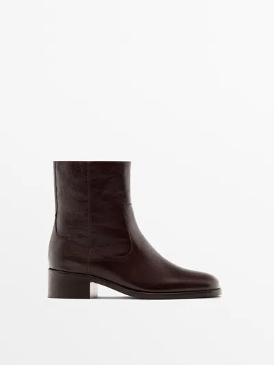 Massimo Dutti Botín Plano Piel Craquelada In Brown