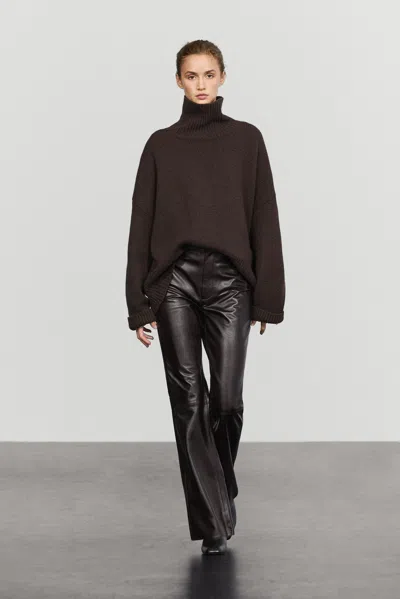 Massimo Dutti Calças Boca De Sino Fit Com Costuras Em Pele Napa In Brown