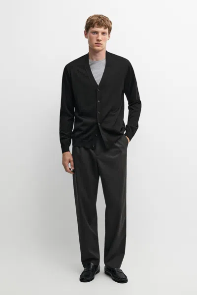 Massimo Dutti Cardigan In Lana Merino Con Bottoni In Nero