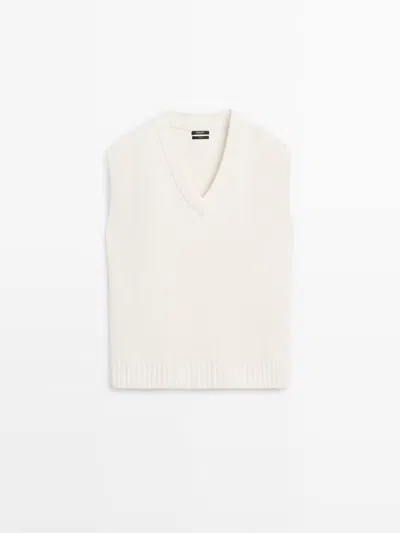Massimo Dutti Chaleco Punto Largo Lana In White
