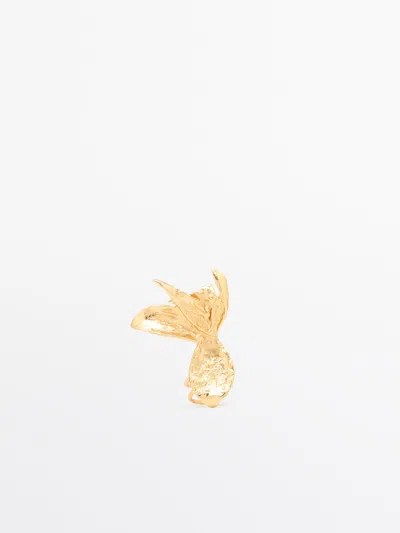 Massimo Dutti Ear Cuff With Flower Detail In Golden