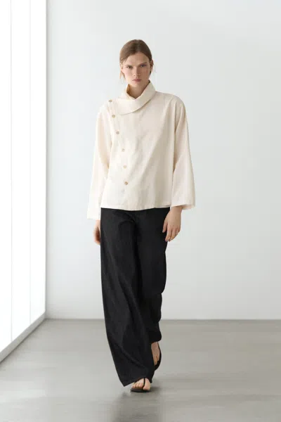 Massimo Dutti Fliessendes Hemd Mit Asymmetrischer Knopfleiste In Neutral