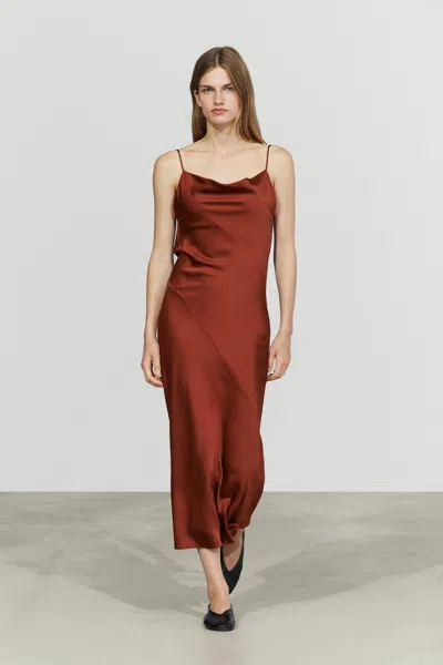 Massimo Dutti Robe Midi Fluide Satinée In Red