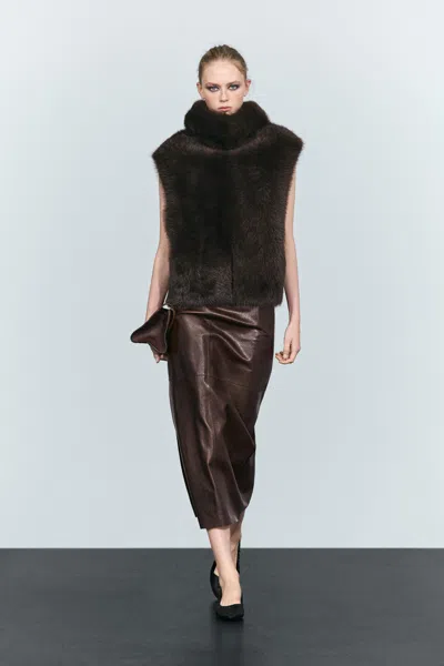 Massimo Dutti Gilet Con Collo Alto In Pelle E Pelliccia In Cioccolato