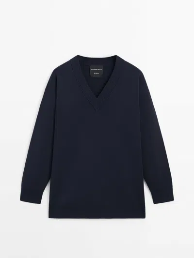 Massimo Dutti Oversize Knit Sweater With V-neck In Navy Blue