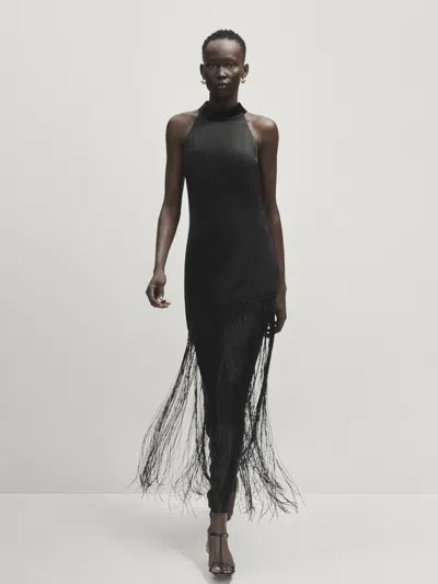 Massimo Dutti Satiniertes Neckholder-kleid Mit Fransen In Schwarz