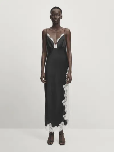 Massimo Dutti Satiniertes Kleid In Lingerie-optik Mit Farblich Abgesetzter Spitze In Schwarz