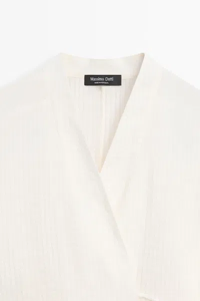 Massimo Dutti Short Textured Full Look Kimono In White