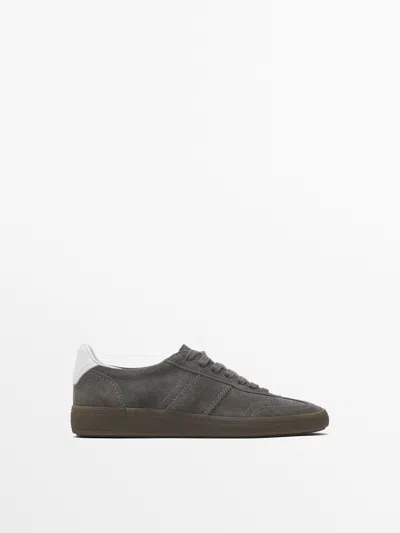 Massimo Dutti Sneaker Aus Rauleder Mit Klappe In Green