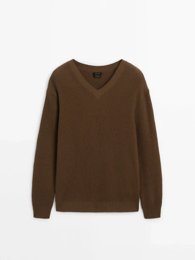 Massimo Dutti Textured V-neck Knit Sweater In Ochre