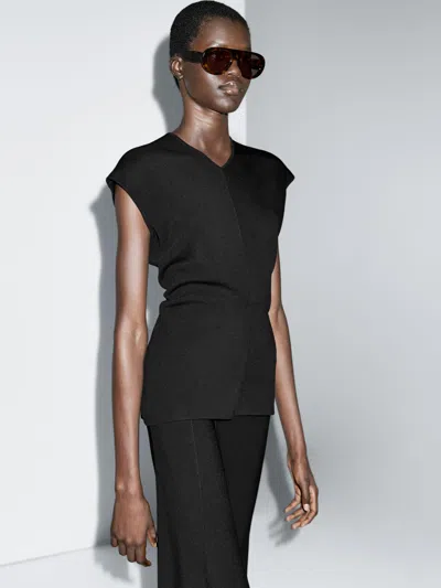 Massimo Dutti V In Black