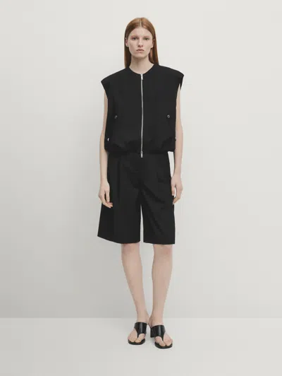 Massimo Dutti Voluminous Studded Buttoned Vest With Gathering In Schwarz