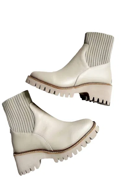 Matisse Blaire Boot In Taupe In White
