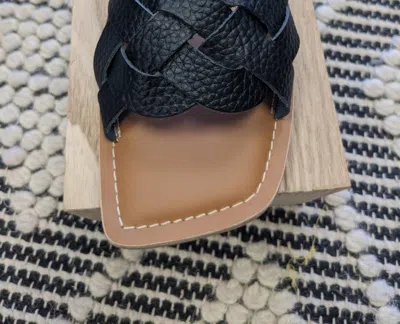 Matisse Escape Sandal In Black