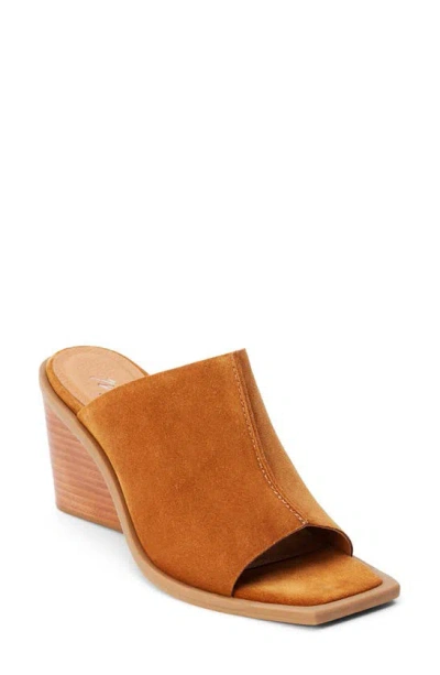 Matisse Lillie Wedge Sandal In Tobacco