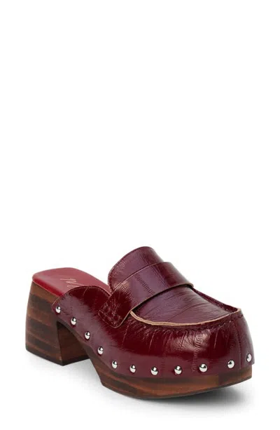 Matisse Reyes Leather Clog In Burgundy