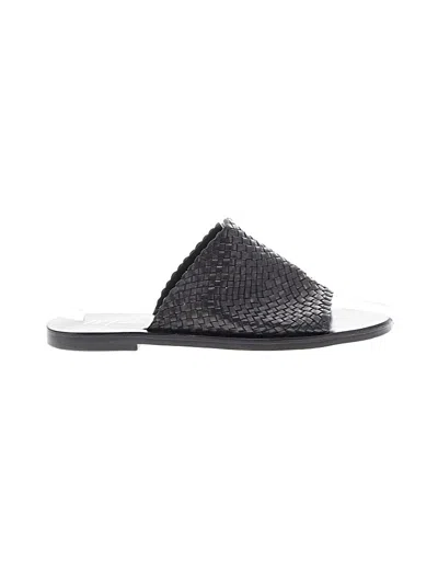 Pre-owned Matisse Sandals In Black