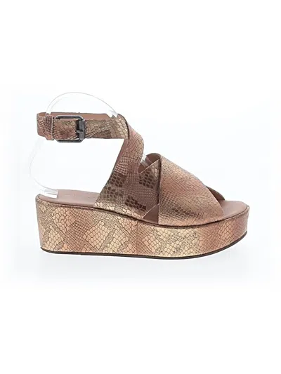 Pre-owned Matisse Sandals In Gold