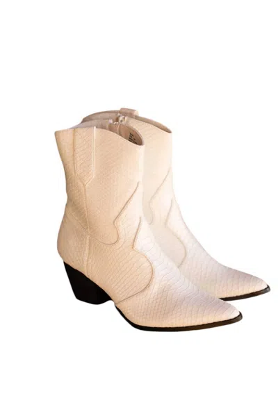 Matisse Women's Bambi Bootie In White In Neutral