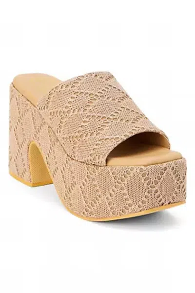 Matisse Women's Como Platform Heel In Camel In Brown