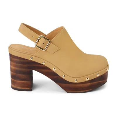 Matisse Women's Freedom Heeled Clog In Natural In White