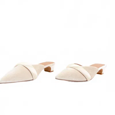 Matisse Women Kellan Heeled Mule In Ivory In White