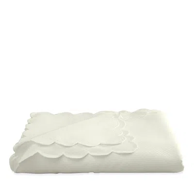 Matouk 1350 Savannah Gardens Round Tablecloth, 120 In White